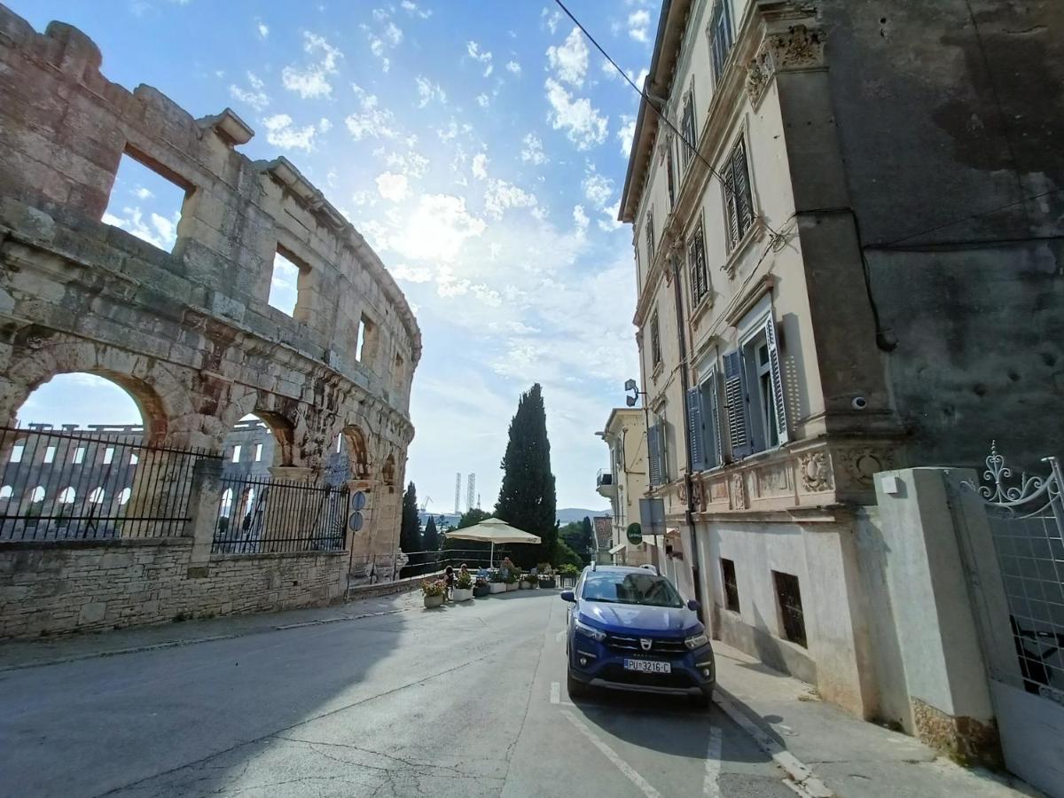 Superb Arena View Apartment Pula Exterior photo