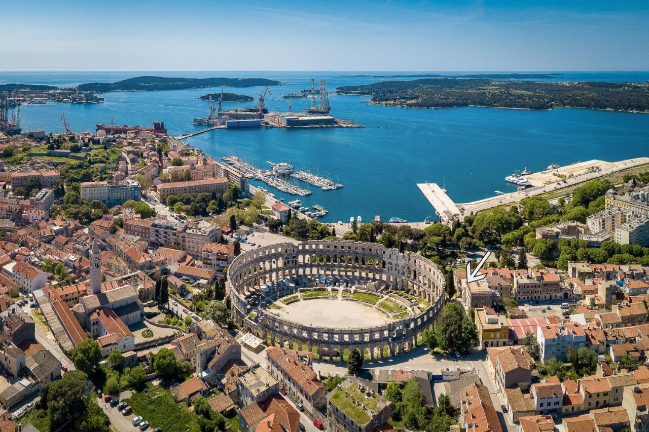Superb Arena View Apartment Pula Exterior photo